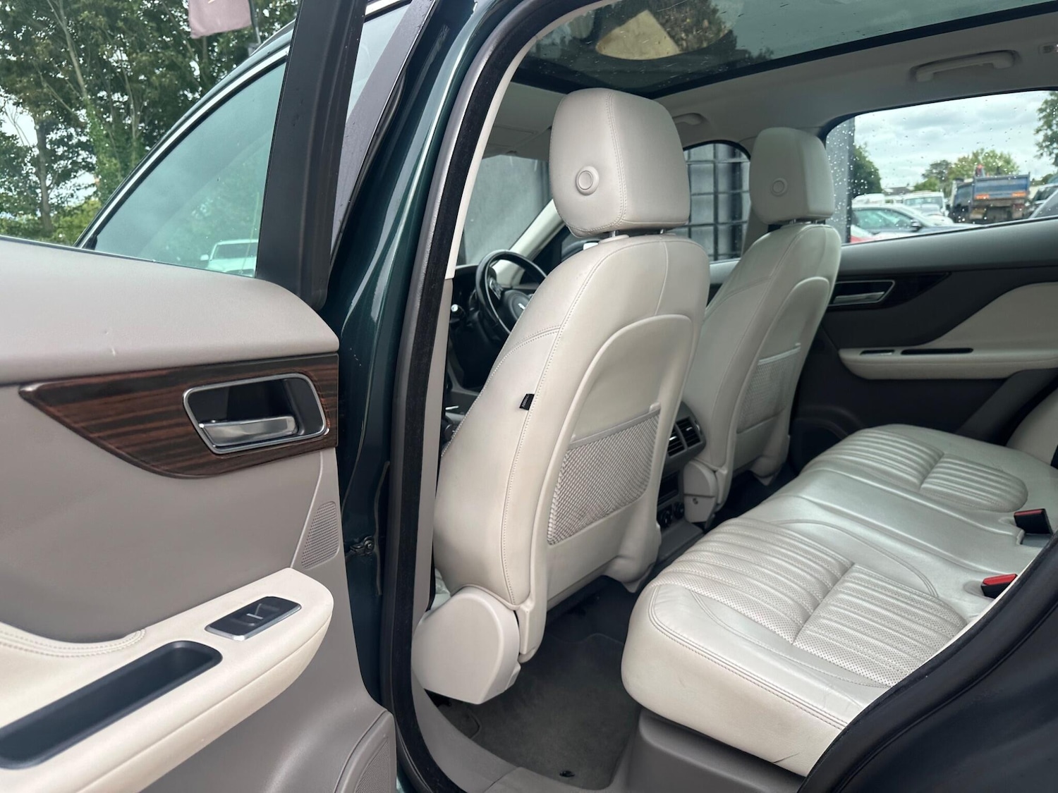 Used Jaguar F-Pace 2016 for sale - 76781183: Photo 37