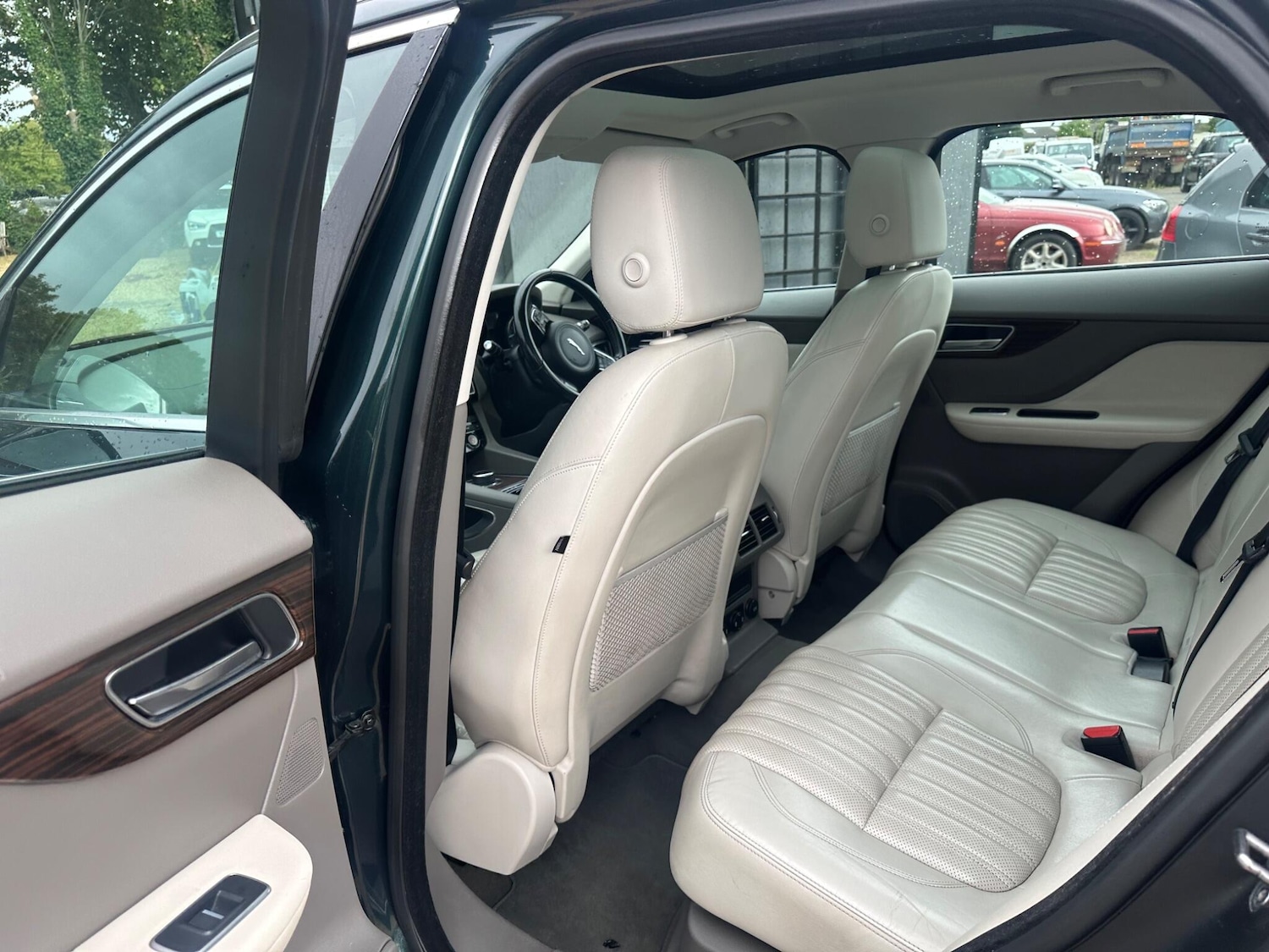 Used Jaguar F-Pace 2016 for sale - 76781183: Photo 38