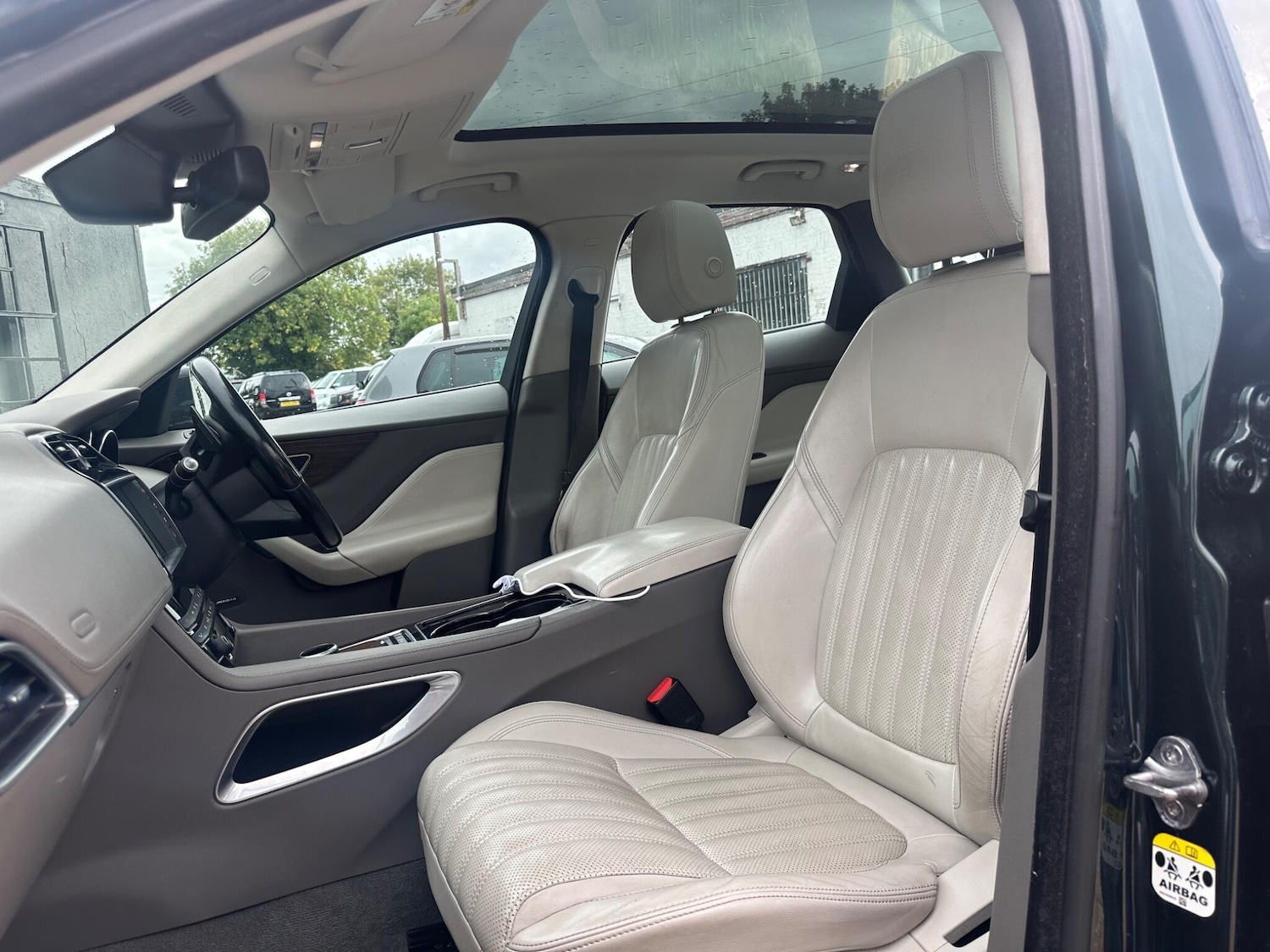 Used Jaguar F-Pace 2016 for sale - 76781183: Photo 40