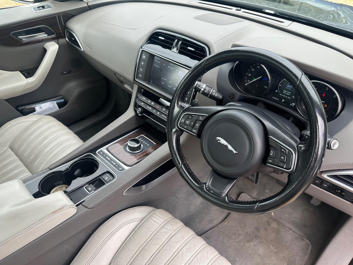 Used Jaguar F-Pace 2016 for sale - 76781183: Photo 48