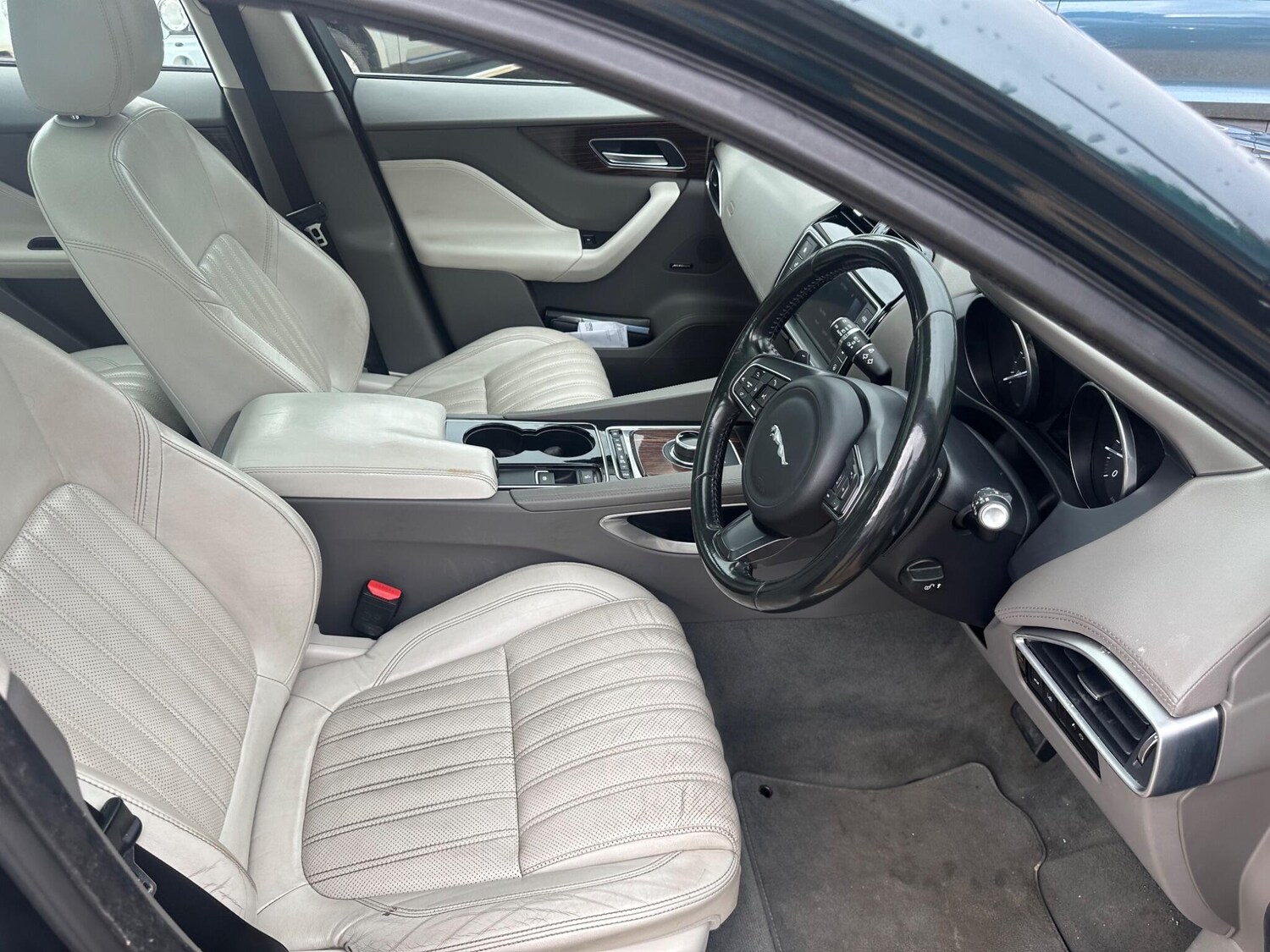 Used Jaguar F-Pace 2016 for sale - 76781183: Photo 52