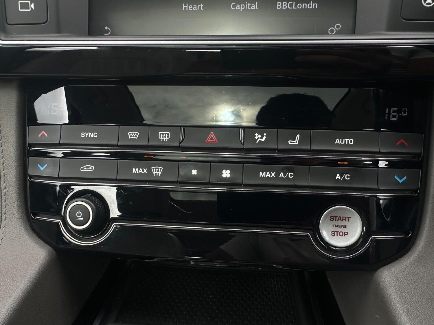 Used Jaguar F-Pace 2016 for sale - 76781183: Photo 60