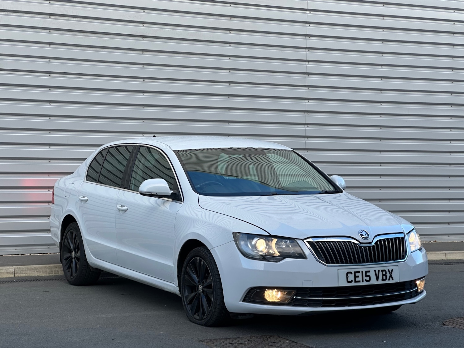 Used Skoda Superb 2015 for sale - 77991918: Photo 2