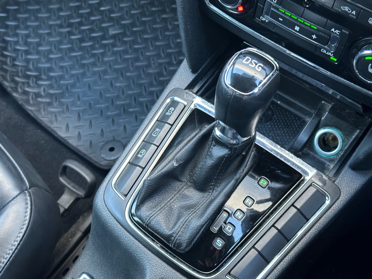 Used Skoda Superb 2015 for sale - 77991918: Photo 35