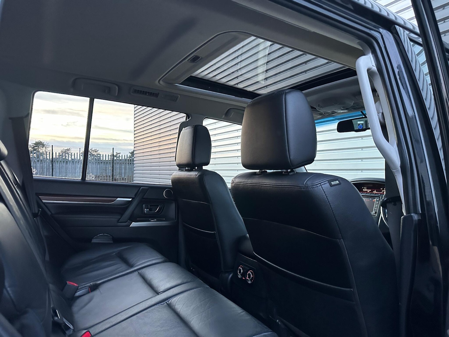 Used Mitsubishi Shogun 2011 for sale - 76781852: Photo 29