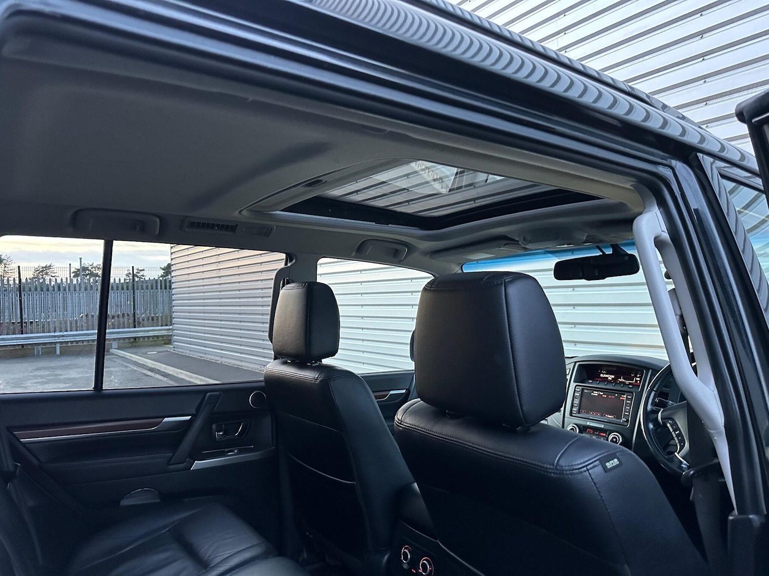 Used Mitsubishi Shogun 2011 for sale - 76781852: Photo 32