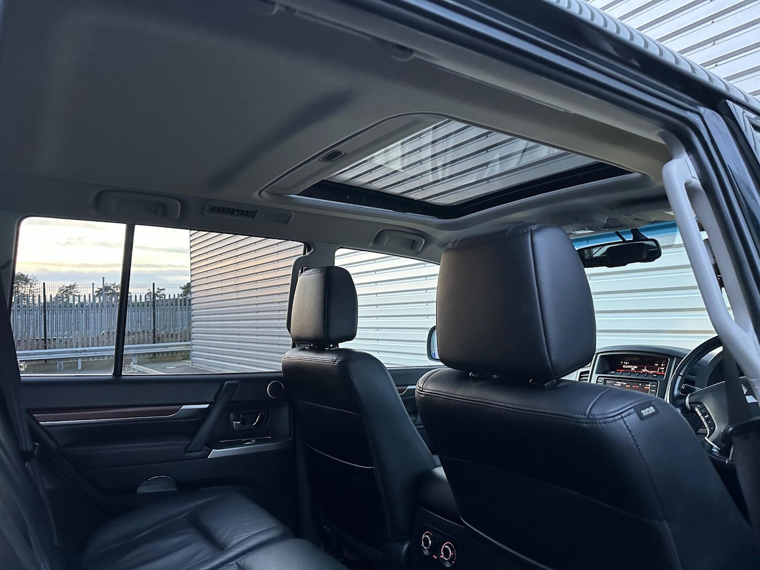 Used Mitsubishi Shogun 2011 for sale - 76781852: Photo 34