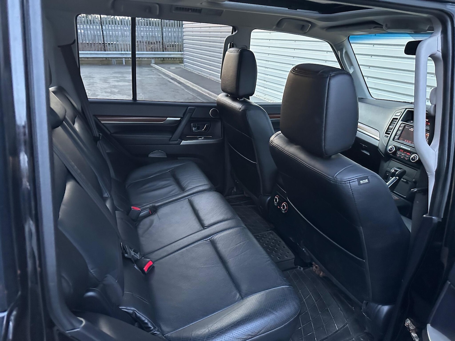 Used Mitsubishi Shogun 2011 for sale - 76781852: Photo 37