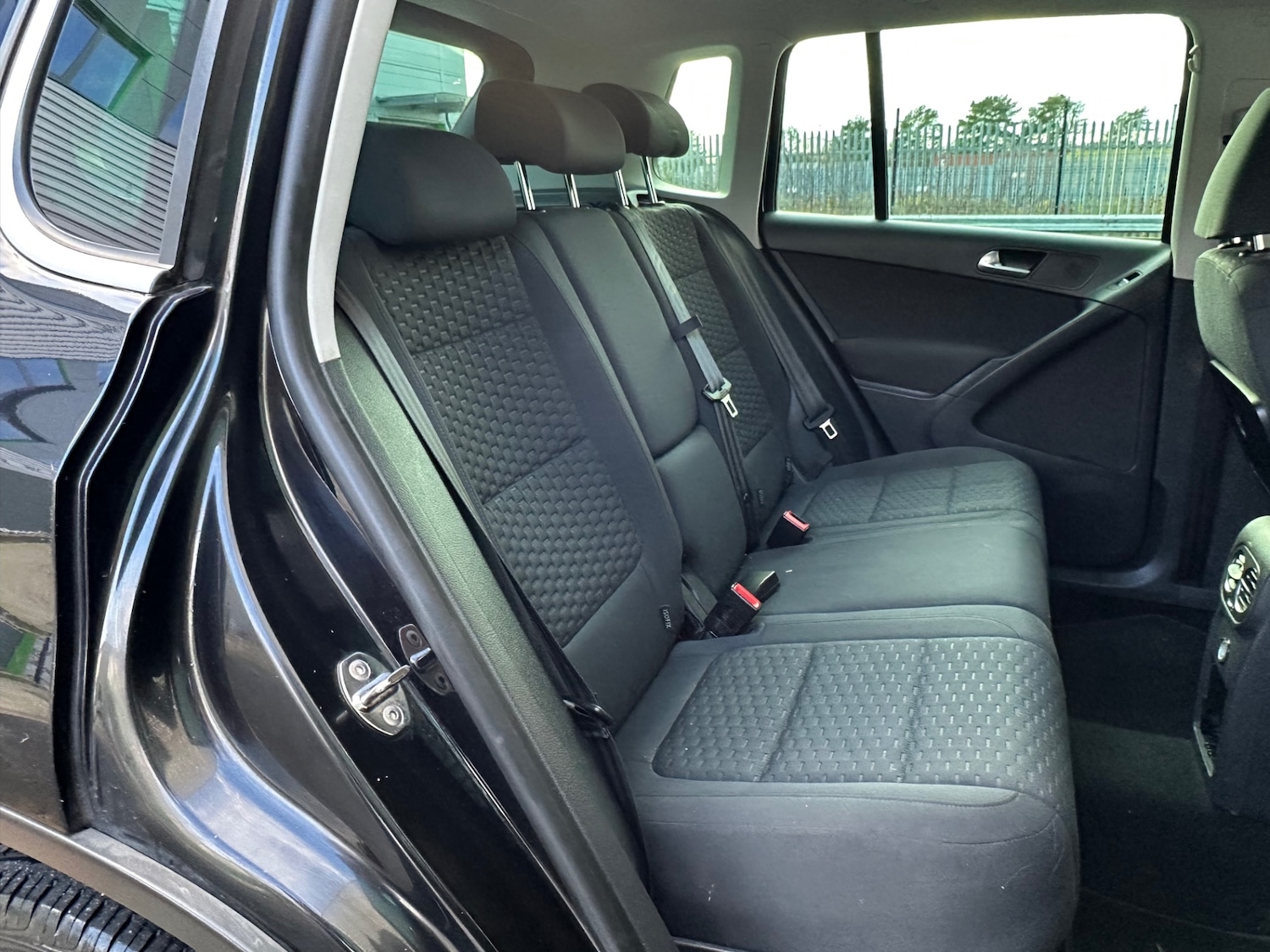 Used Volkswagen Tiguan 2011 for sale - 76669446: Photo 23