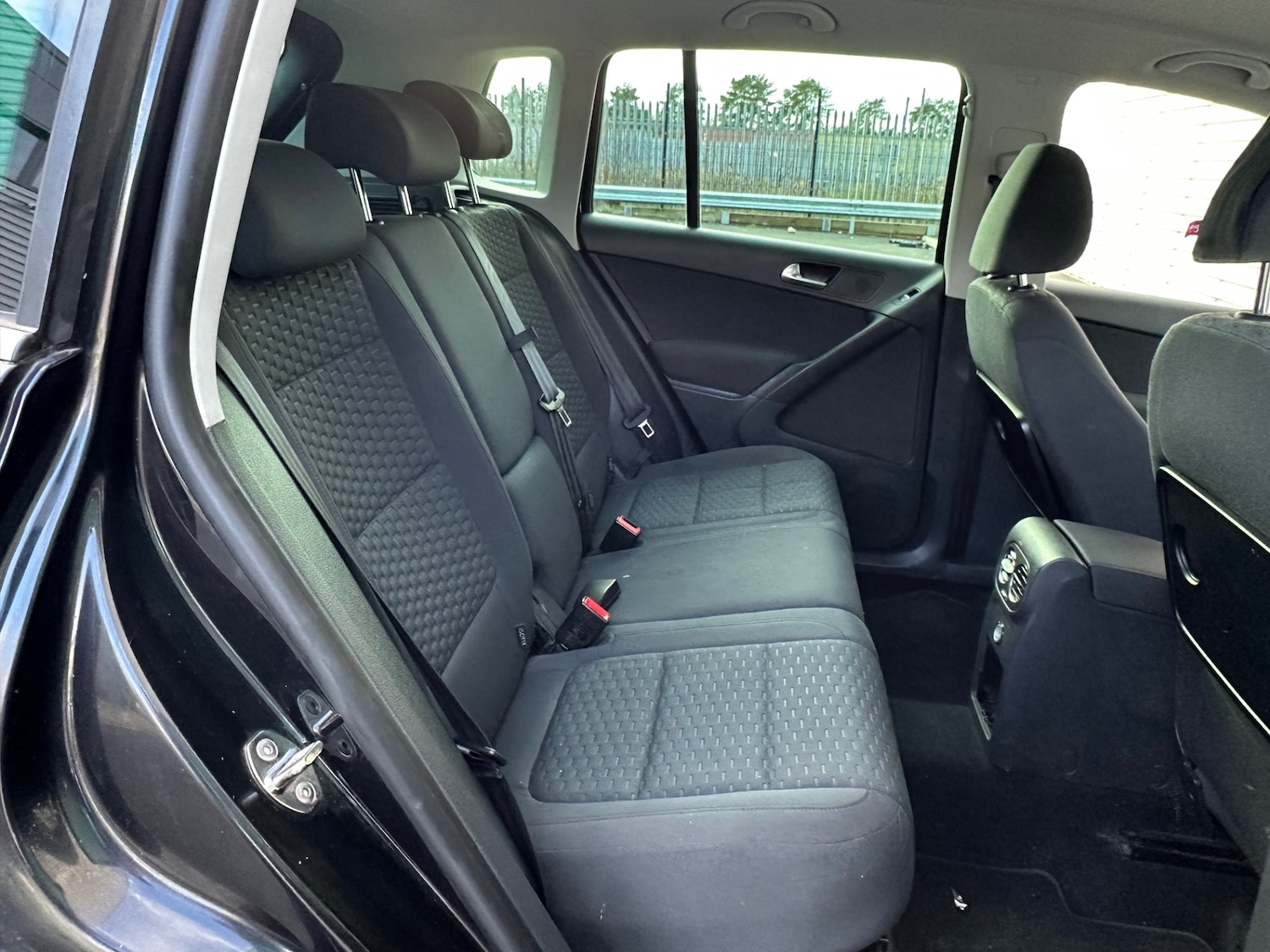 Used Volkswagen Tiguan 2011 for sale - 76669446: Photo 26