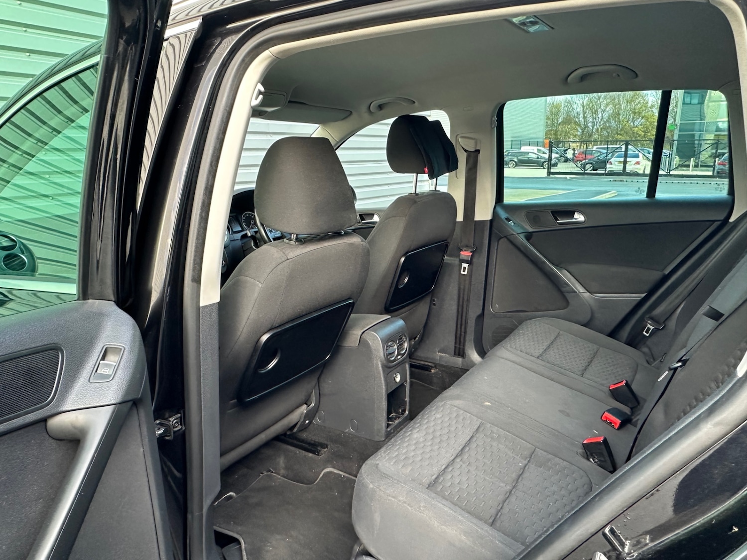 Used Volkswagen Tiguan 2011 for sale - 76669446: Photo 27