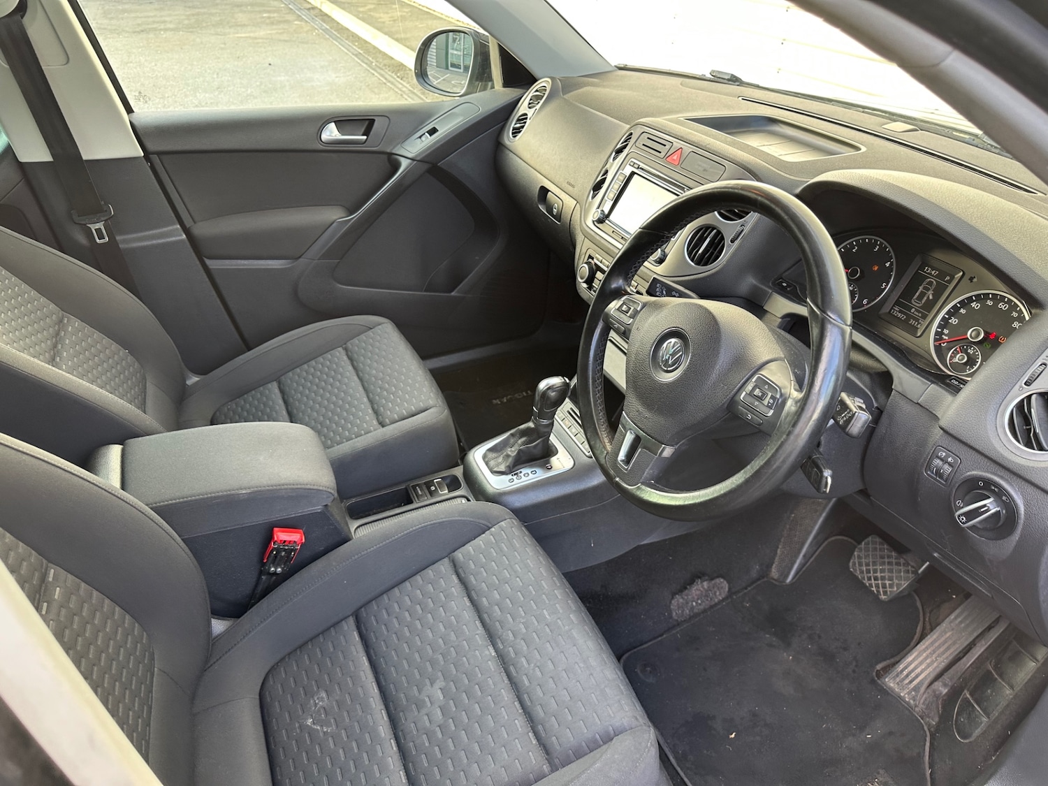 Used Volkswagen Tiguan 2011 for sale - 76669446: Photo 35