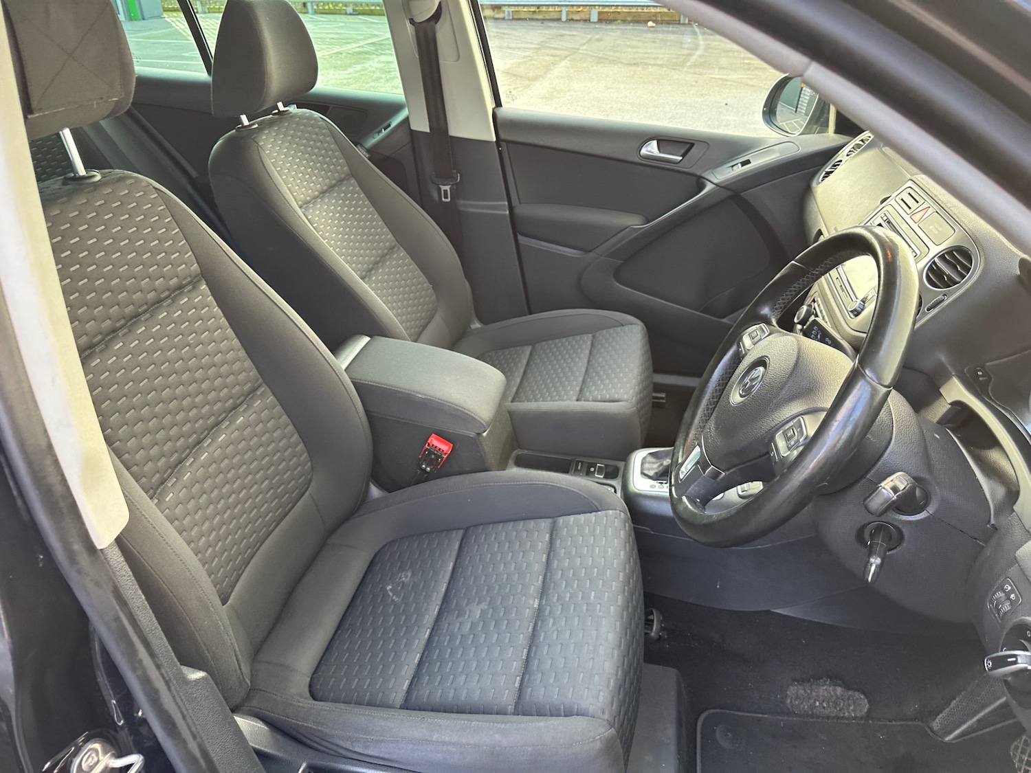 Used Volkswagen Tiguan 2011 for sale - 76669446: Photo 38