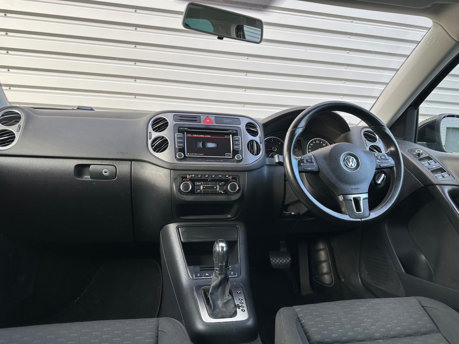 Used Volkswagen Tiguan 2011 for sale - 76669446: Photo 41