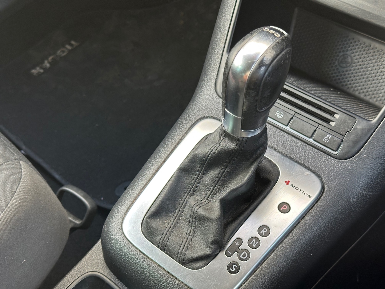 Used Volkswagen Tiguan 2011 for sale - 76669446: Photo 43