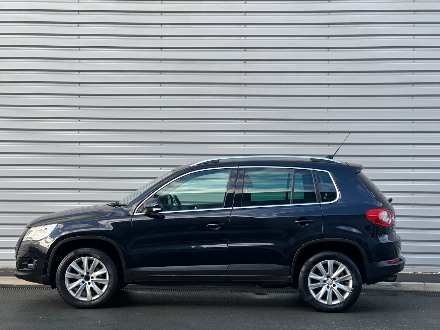 Used Volkswagen Tiguan 2011 for sale - 76669446: Photo 5