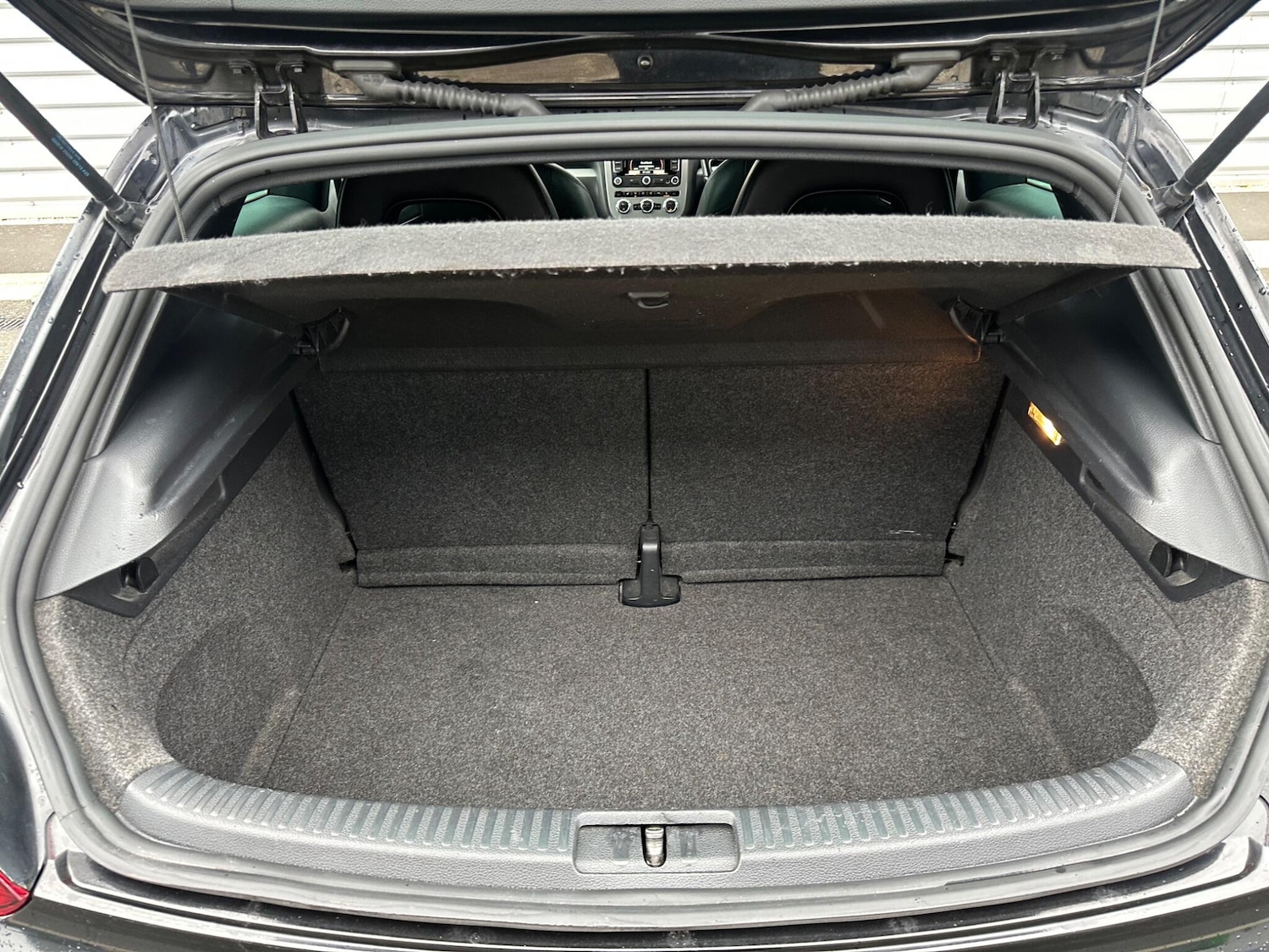 Used Volkswagen Scirocco 2013 for sale - 76380875: Photo 24