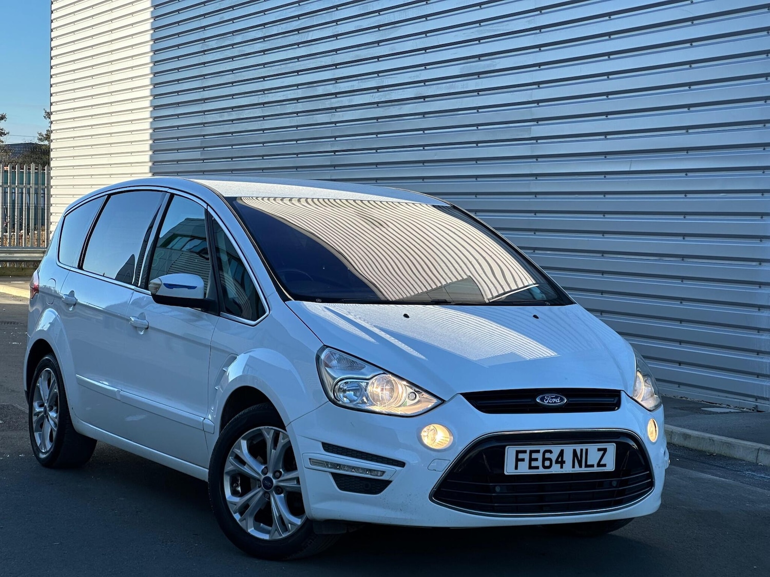 Used Ford S-Max 2014 for sale - 77091597: Photo 2