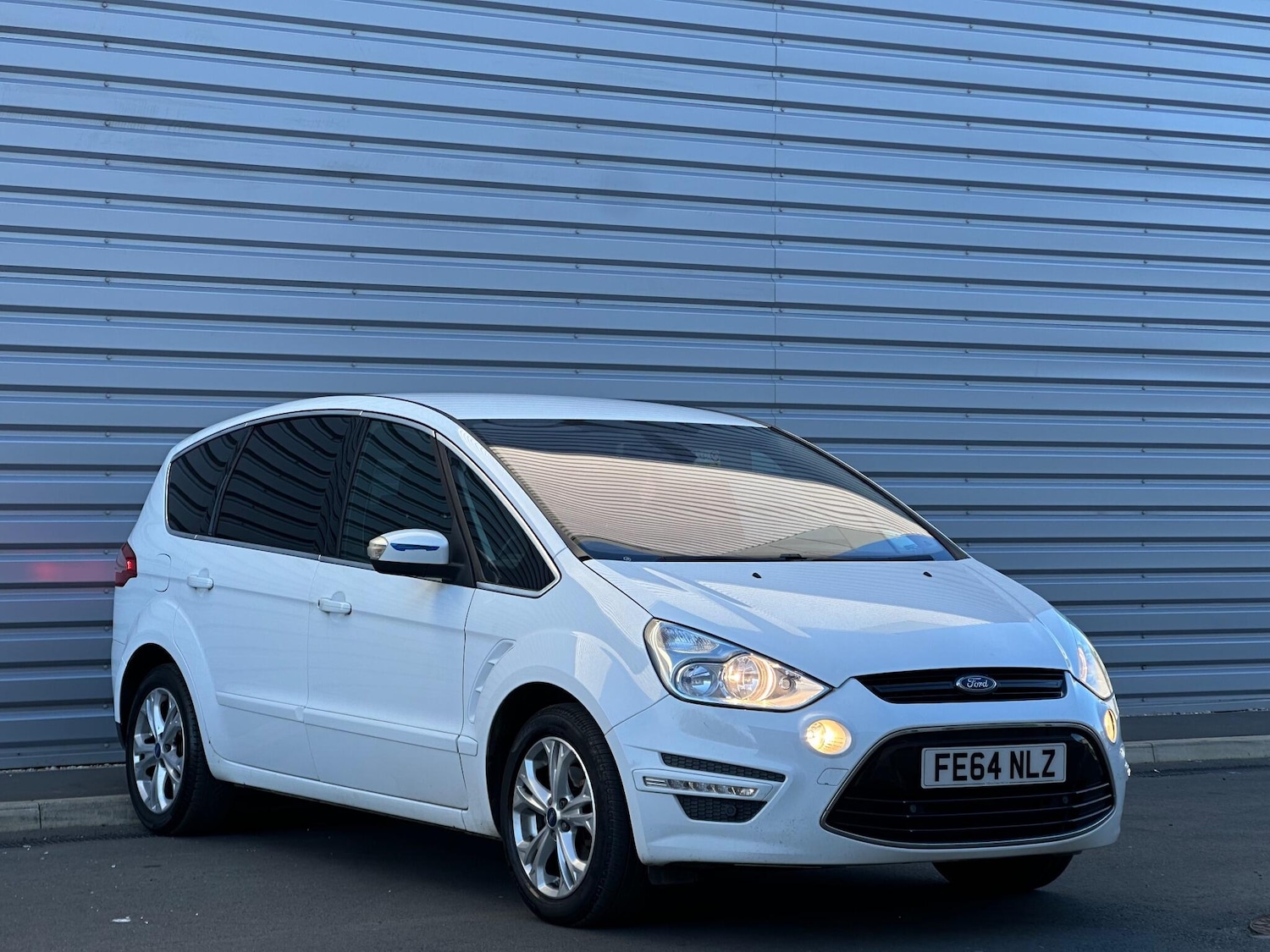 Used Ford S-Max 2014 for sale - 77091597: Photo 4