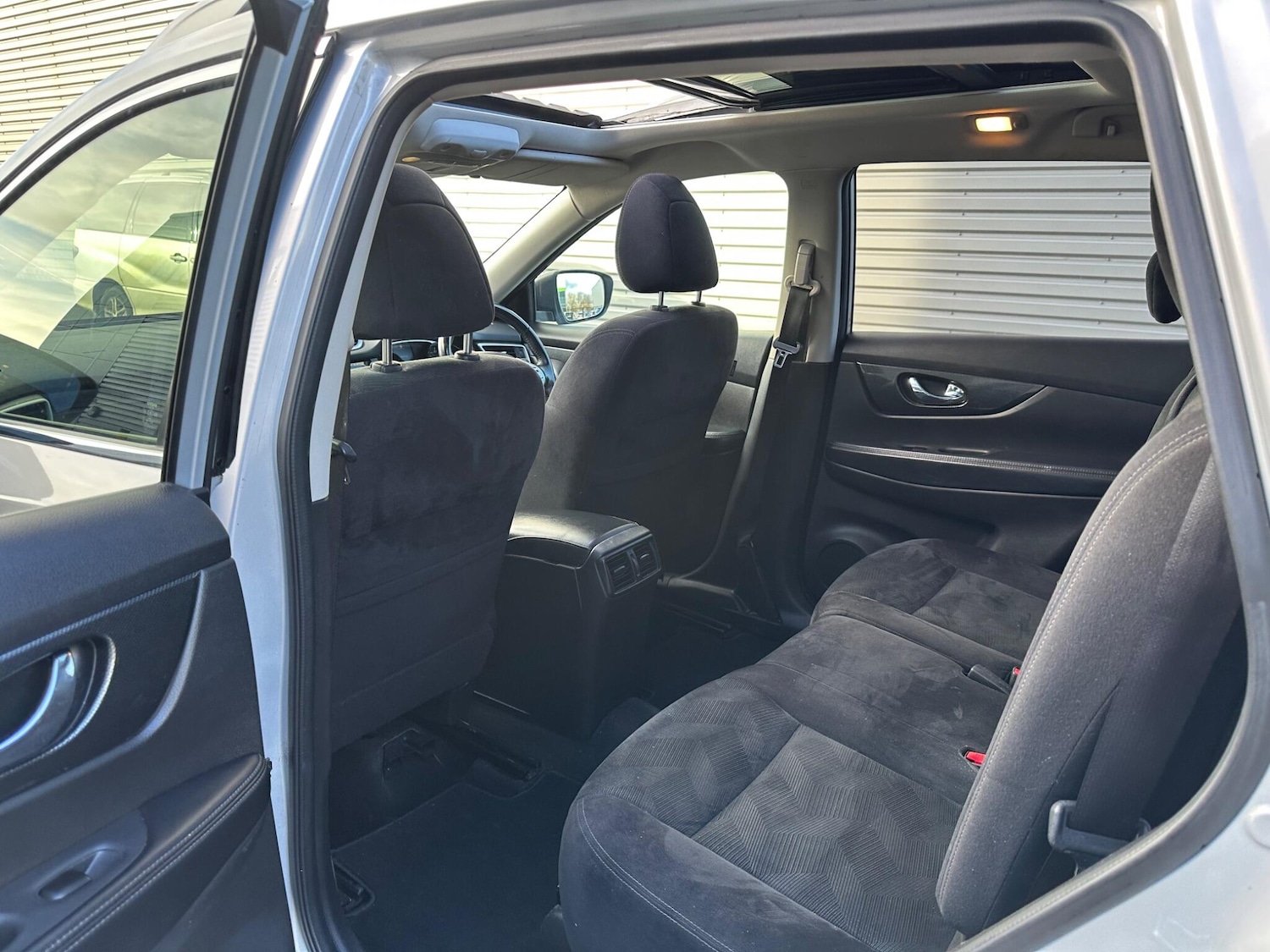 Used Nissan X-Trail 2015 for sale - 77396097: Photo 30