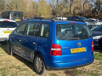 Used Volkswagen Touran 2004 for sale - 76521882: Photo