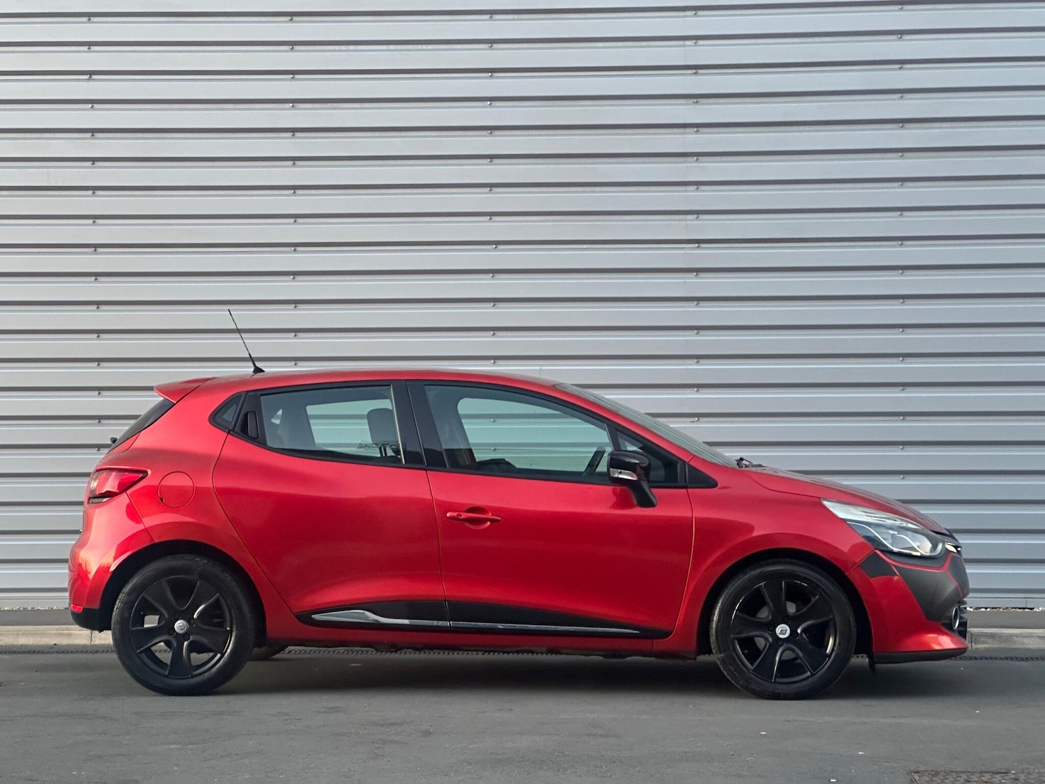 Used Renault Clio 2015 for sale - 77054026: Photo 11