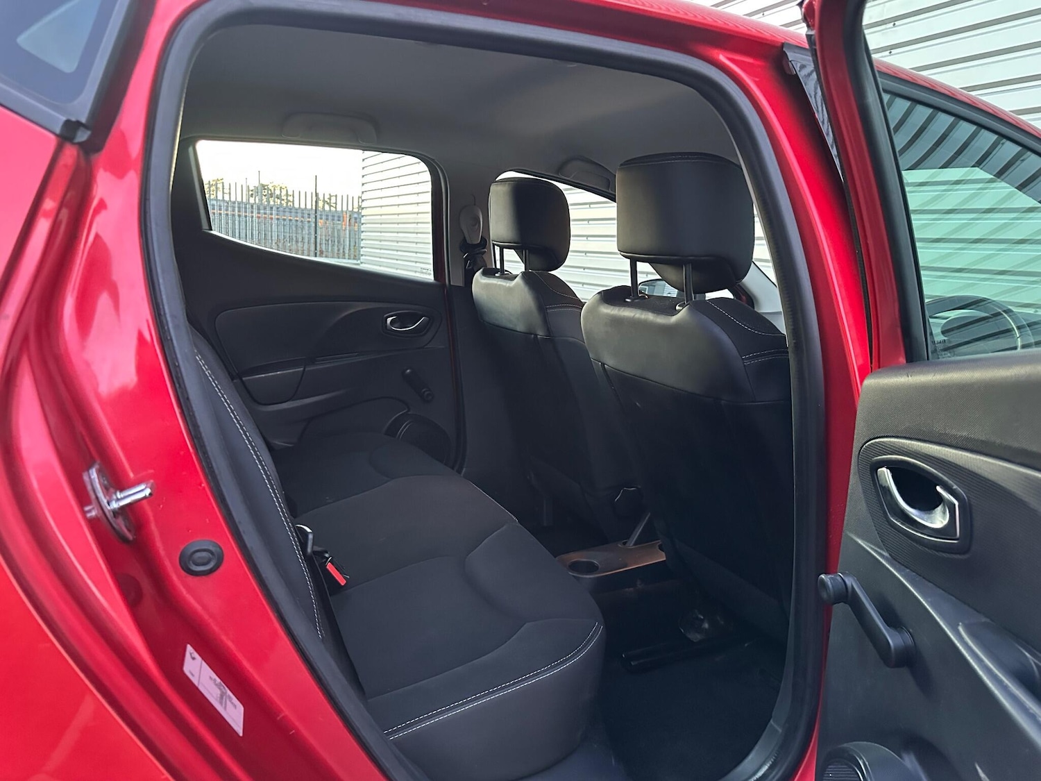 Used Renault Clio 2015 for sale - 77054026: Photo 19