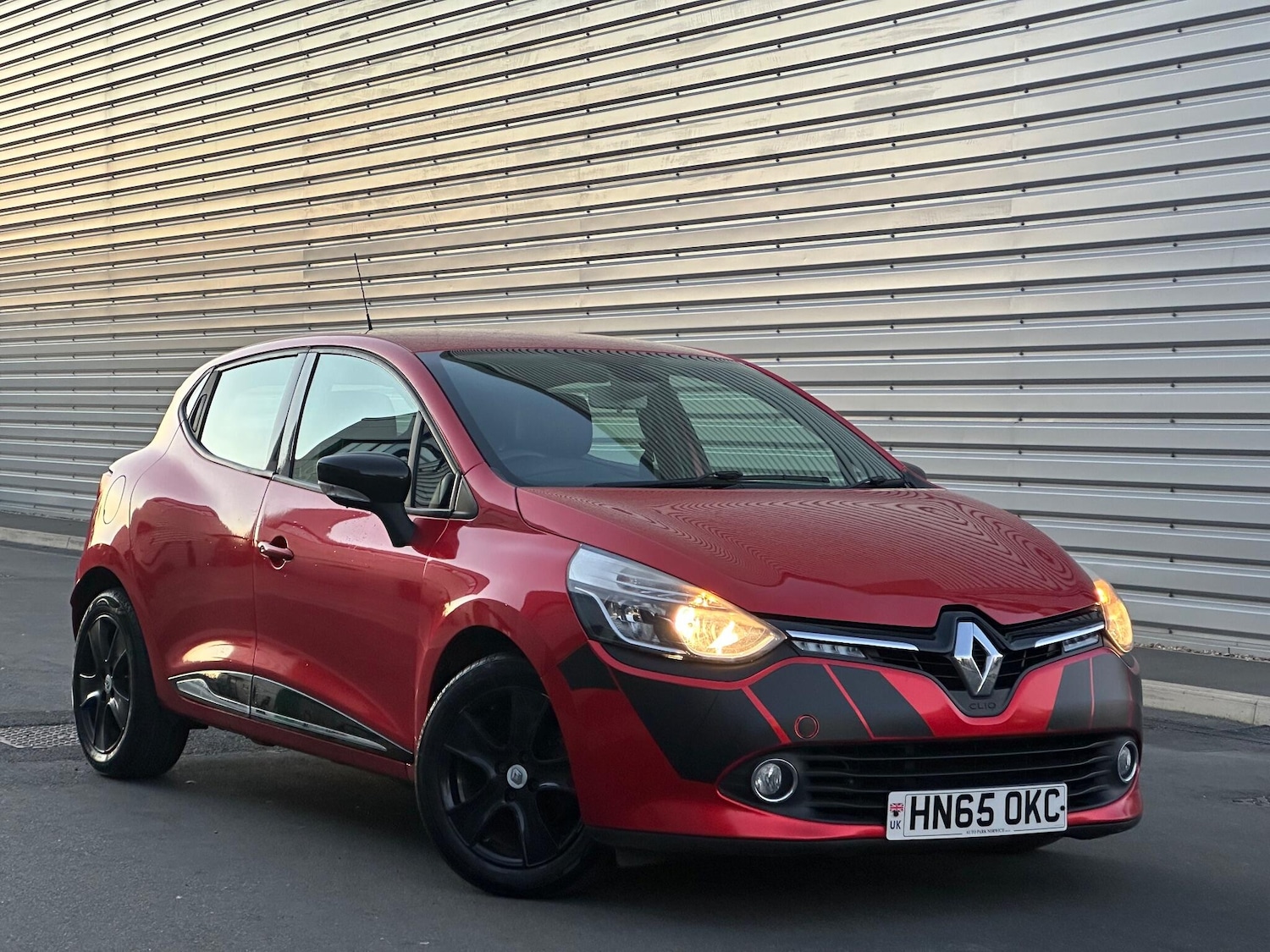 Used Renault Clio 2015 for sale - 77054026: Photo 2