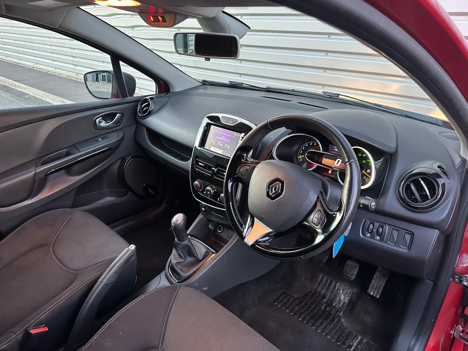 Used Renault Clio 2015 for sale - 77054026: Photo 28