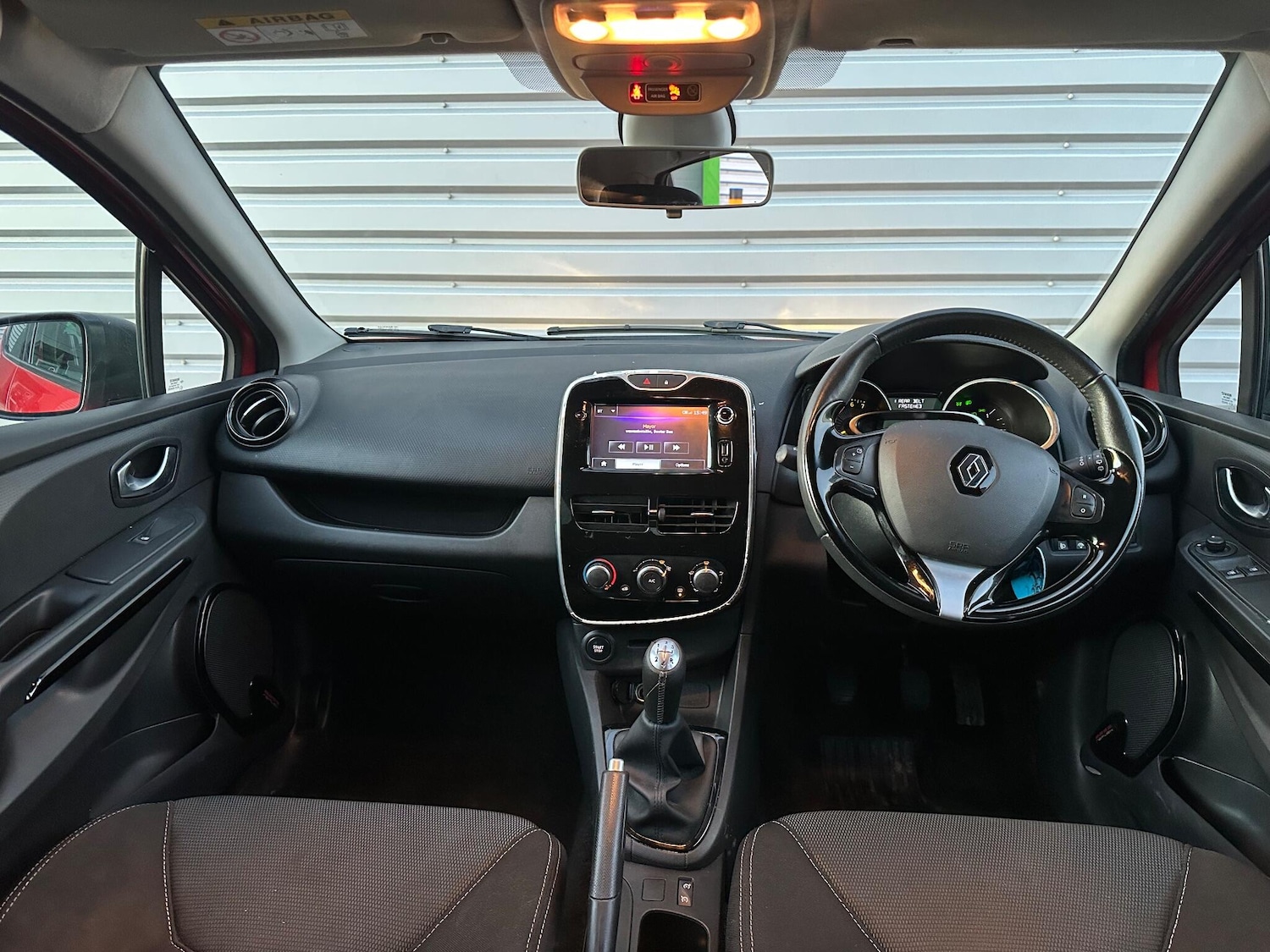 Used Renault Clio 2015 for sale - 77054026: Photo 30