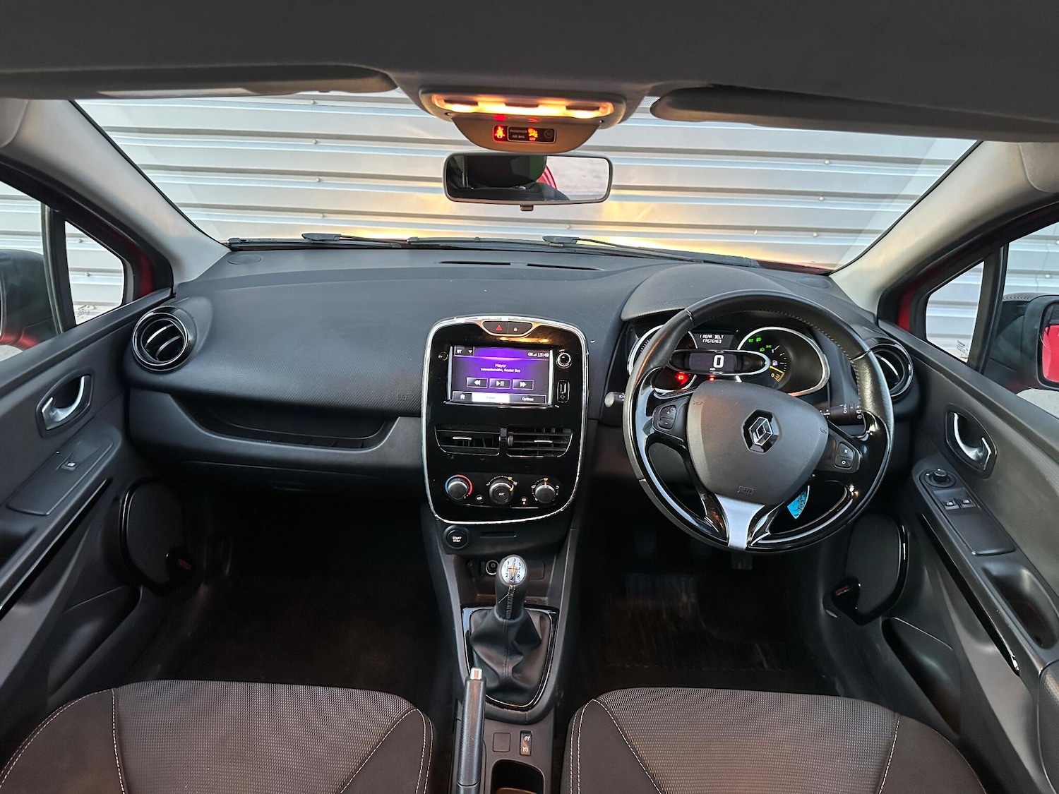 Used Renault Clio 2015 for sale - 77054026: Photo 31