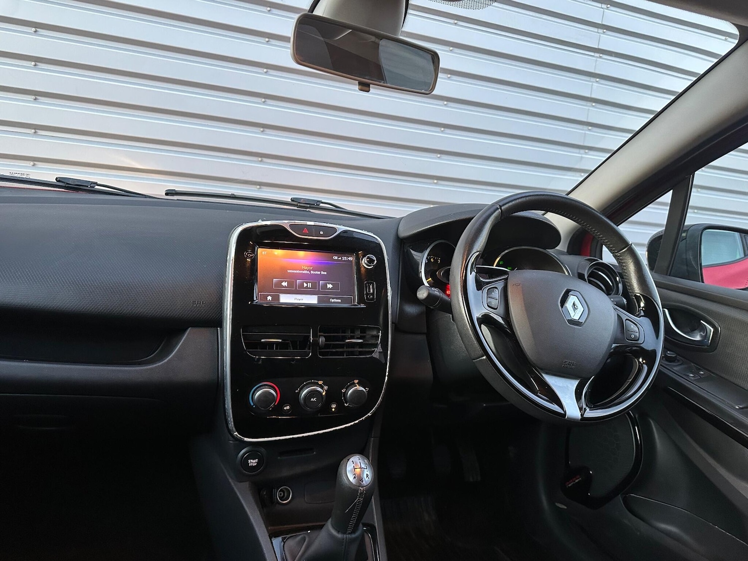 Used Renault Clio 2015 for sale - 77054026: Photo 32