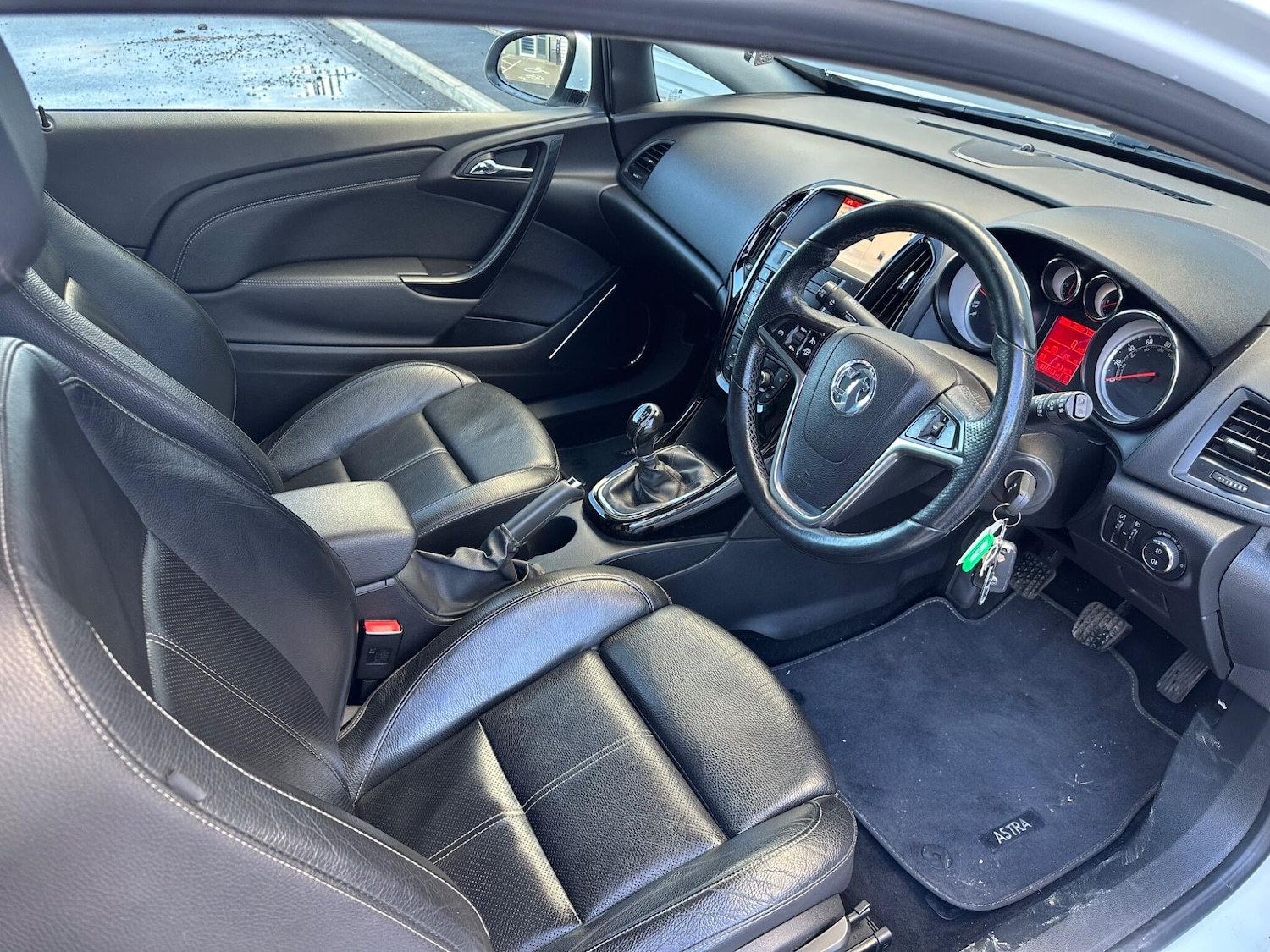 Used Vauxhall Astra GTC 2015 for sale - 76440531: Photo 37