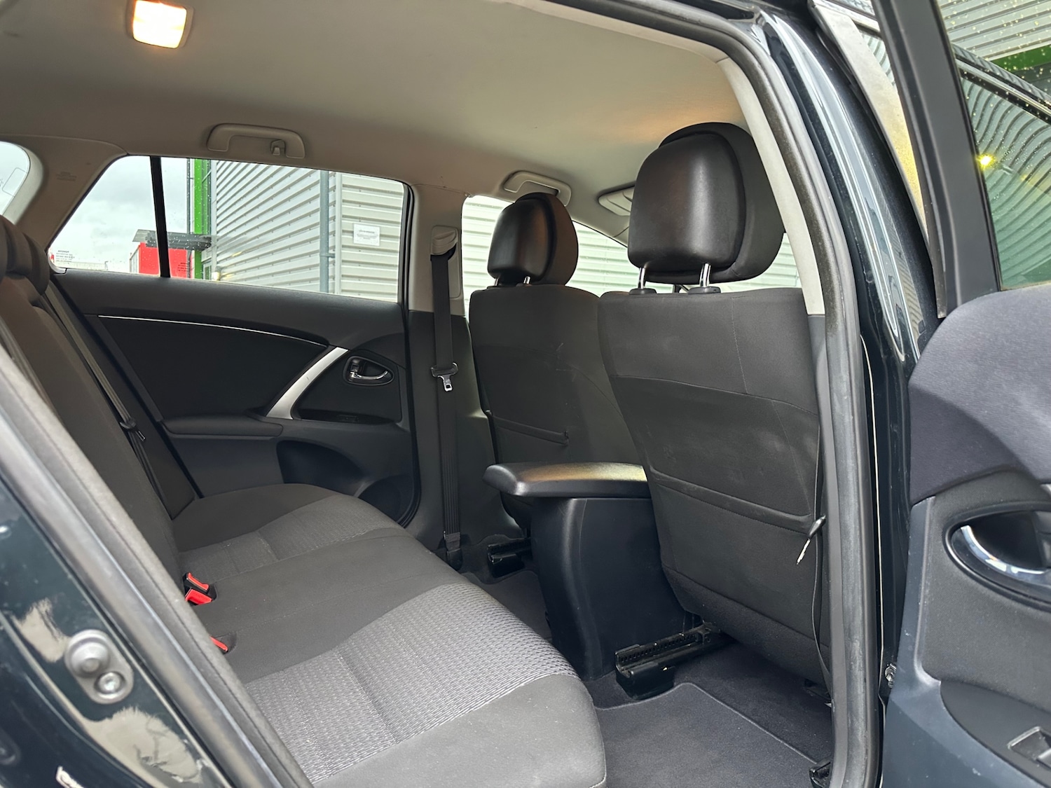 Used Toyota Avensis 2012 for sale - 78000526: Photo 15