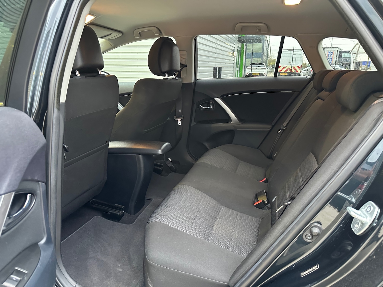 Used Toyota Avensis 2012 for sale - 78000526: Photo 22