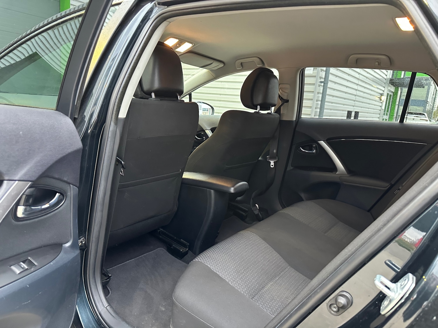 Used Toyota Avensis 2012 for sale - 78000526: Photo 23