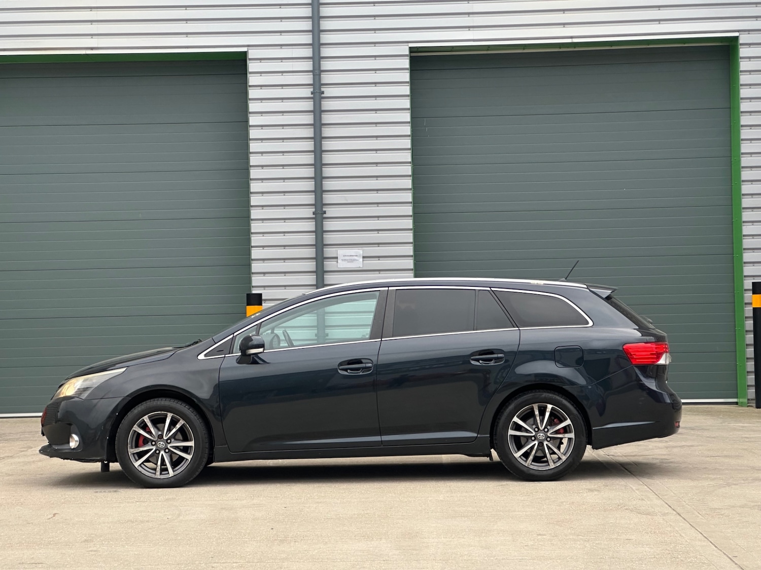 Used Toyota Avensis 2012 for sale - 78000526: Photo 5