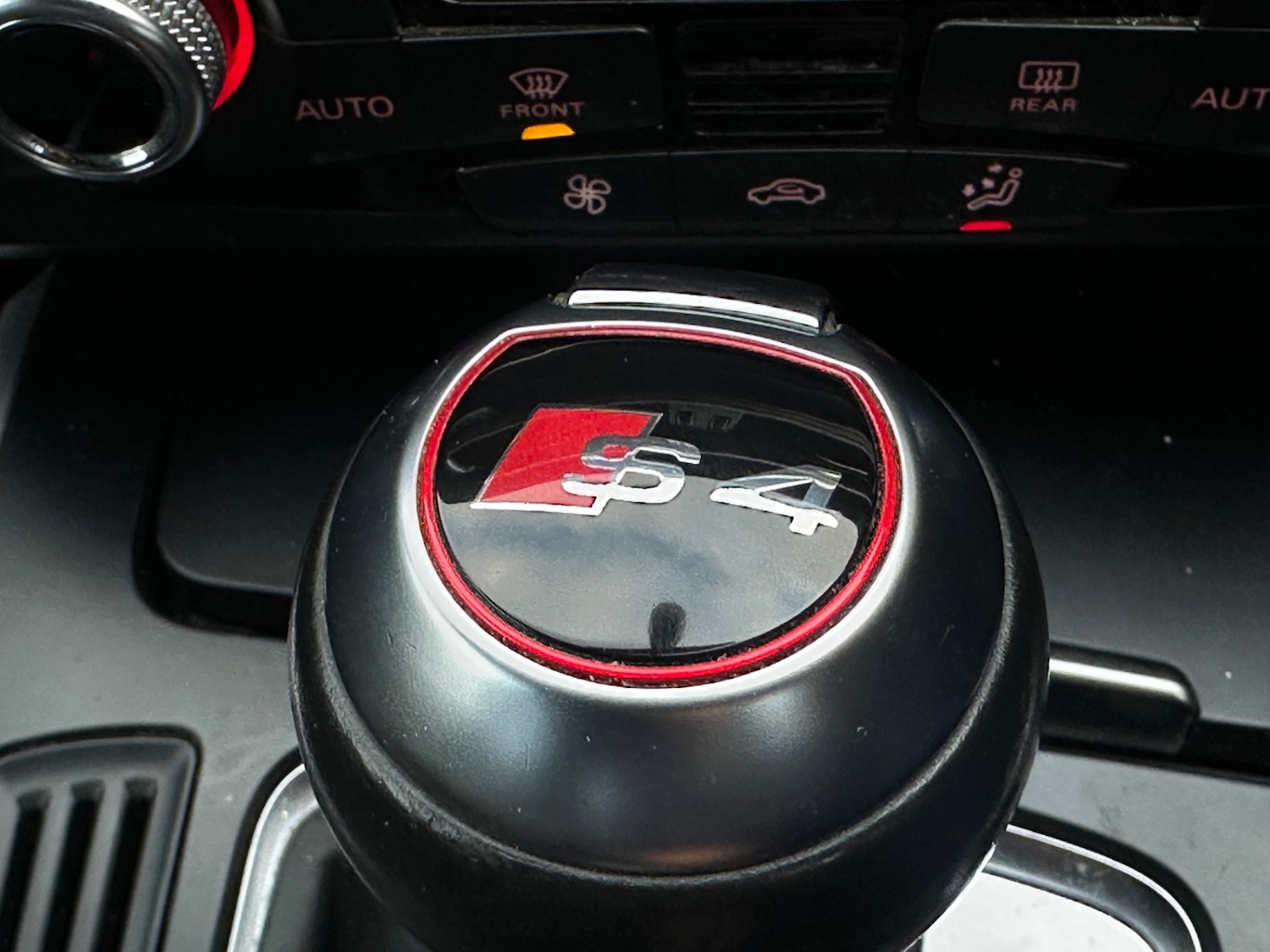 Used Audi A4 2015 for sale - 76640377: Photo 8