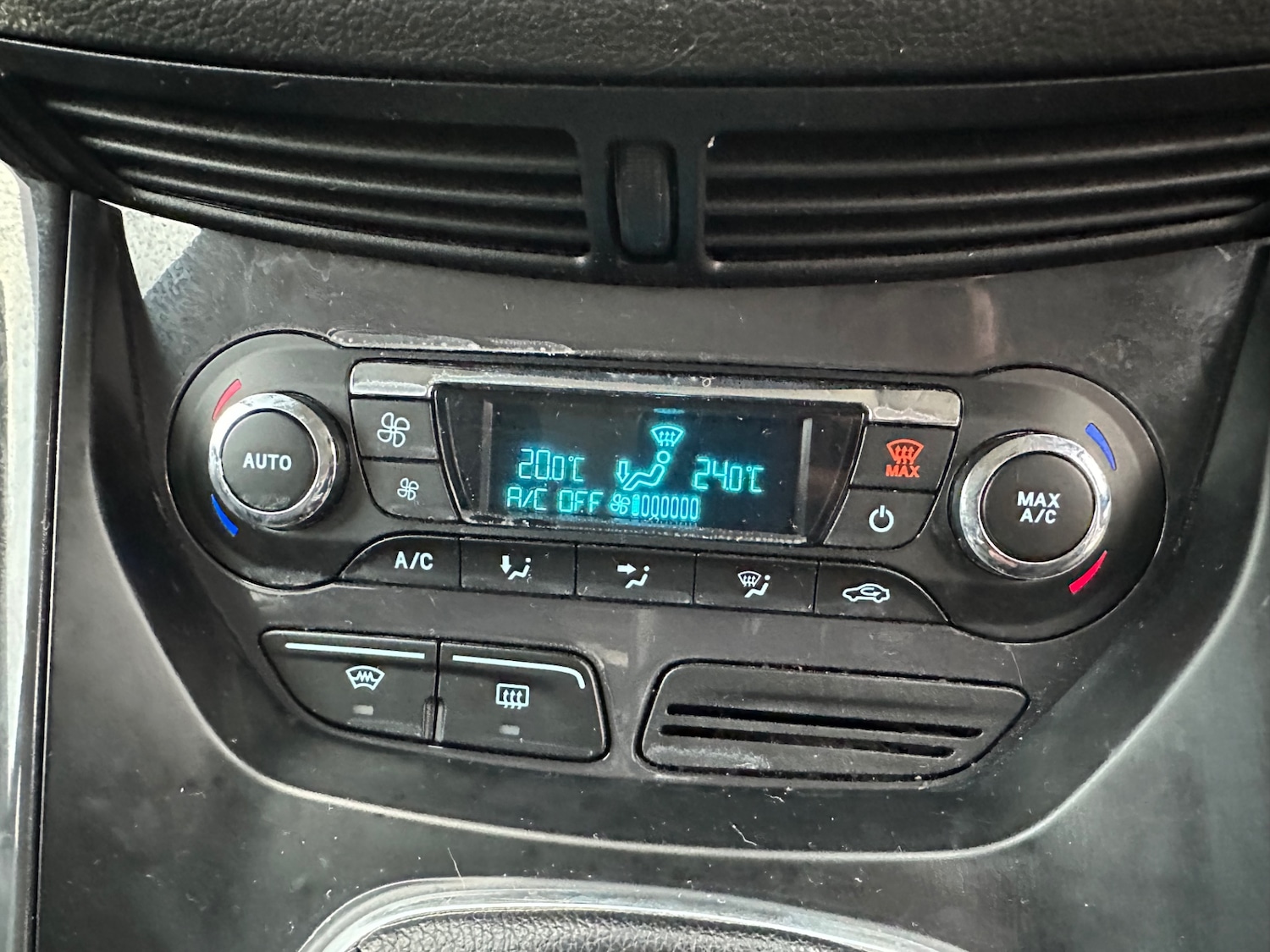 Used Ford Kuga 2014 for sale - 76652759: Photo 45