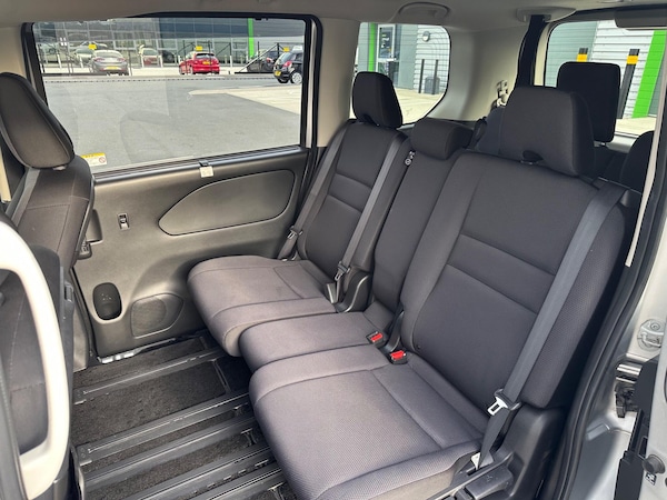 Used Nissan Serena 2025 for sale - 76179496: Photo 50