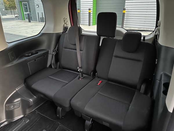 Used Nissan Serena 2025 for sale - 76213869: Photo 47