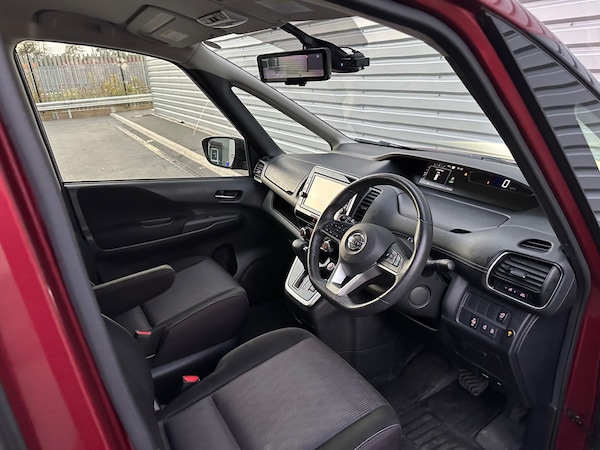 Used Nissan Serena 2025 for sale - 76213869: Photo 65