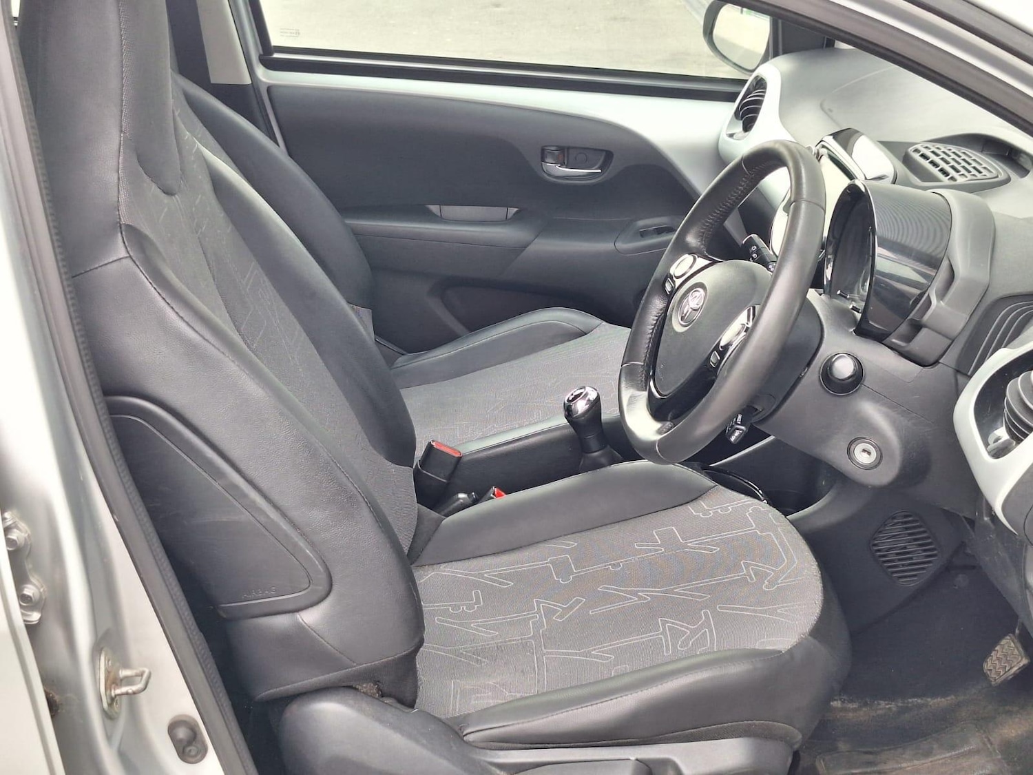 Used Toyota AYGO 2015 for sale - 76781835: Photo 15