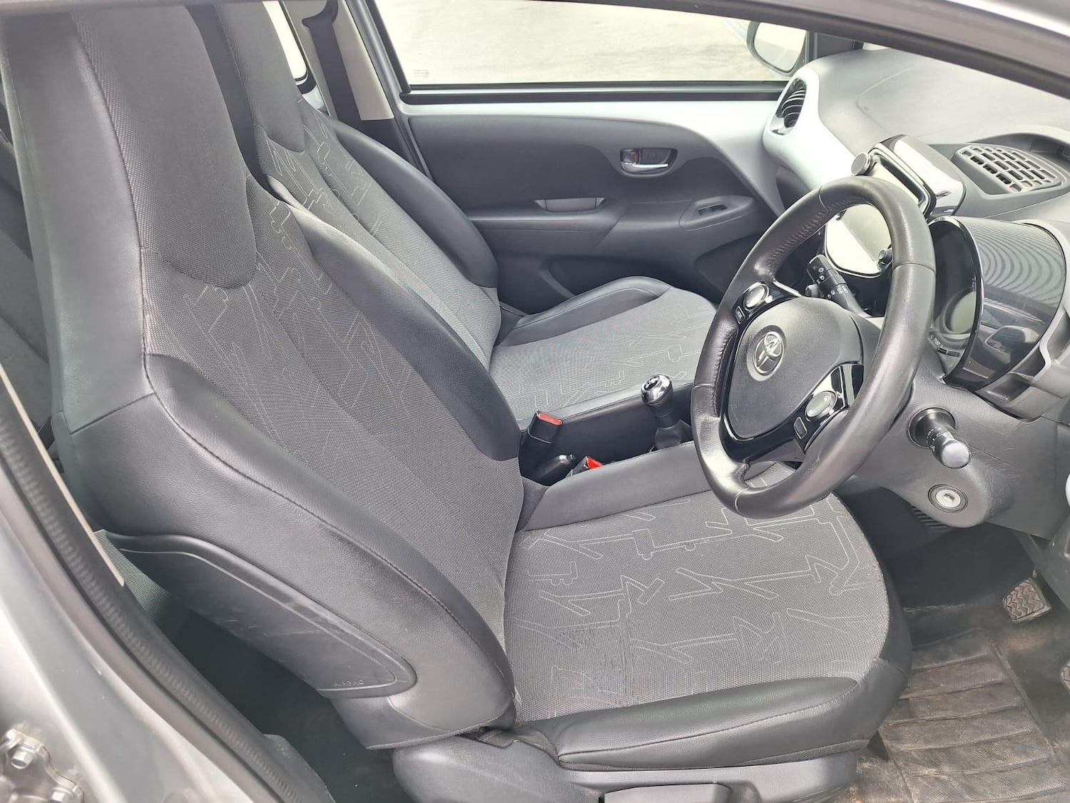 Used Toyota AYGO 2015 for sale - 76781835: Photo 16