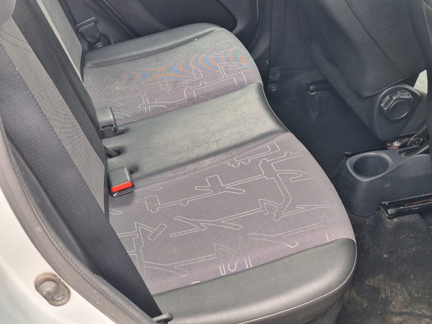 Used Toyota AYGO 2015 for sale - 76781835: Photo 19