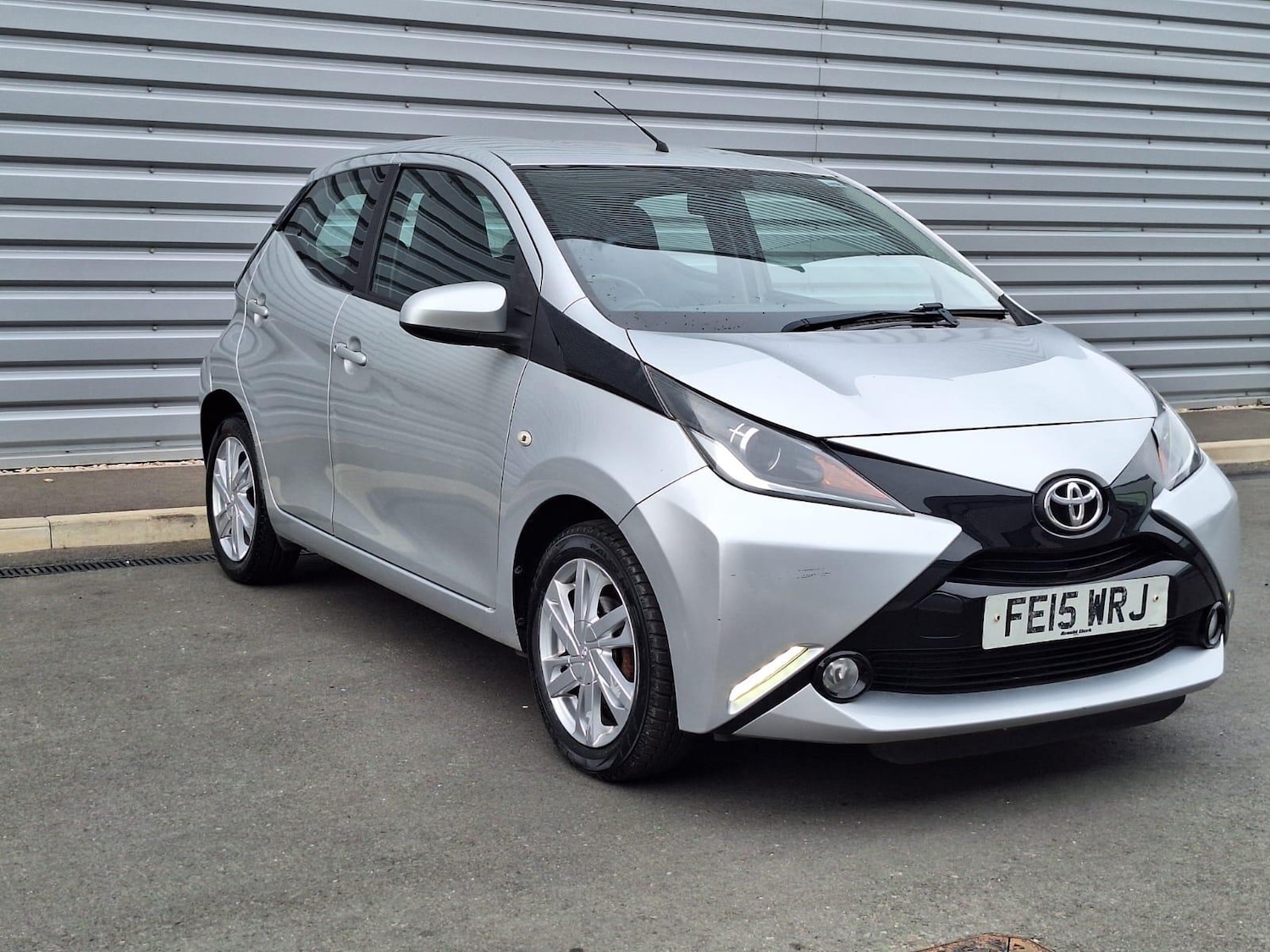 Used Toyota AYGO 2015 for sale - 76781835: Photo 2