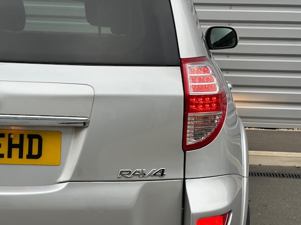Used Toyota RAV4 2010 for sale - 76227393: Photo 28