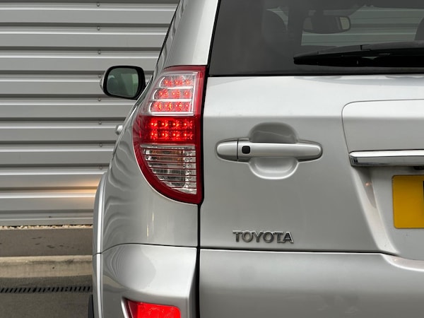 Used Toyota RAV4 2010 for sale - 76227393: Photo 29