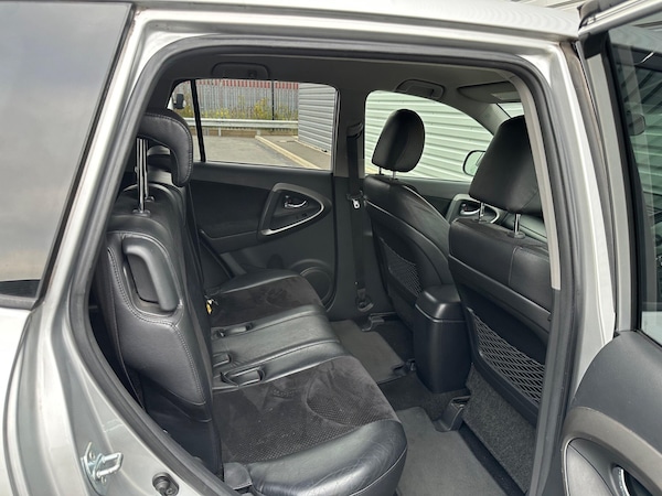 Used Toyota RAV4 2010 for sale - 76227393: Photo 38