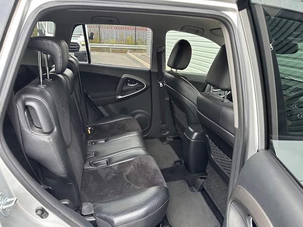 Used Toyota RAV4 2010 for sale - 76227393: Photo 39